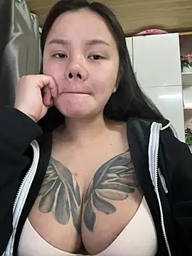 Snapshot of leo-kitty chatting on February 9, 2026, 2:15 pm leo-kitty online show from February 9, 2026, 2:15 pm