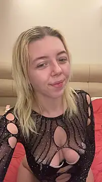 MonaNoire online show from February 8, 2026, 7:22 pm