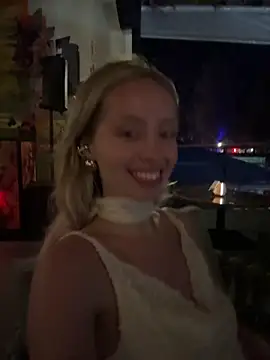 Snapshot of SunnyShiney chatting on February 13, 2026, 3:01 pm SunnyShiney online show from February 13, 2026, 3:01 pm