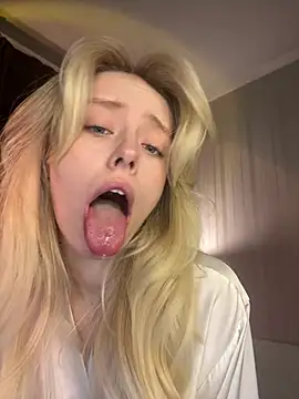 Snapshot of SunnyShiney chatting on January 17, 2026, 2:09 pm SunnyShiney online show from January 17, 2026, 2:09 pm