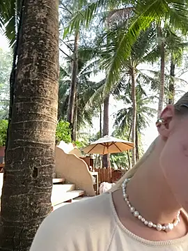 Snapshot of SunnyShiney chatting on February 20, 2026, 10:06 am SunnyShiney online show from February 20, 2026, 10:06 am