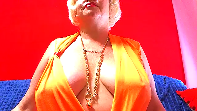 NaughtyMILF4UX online show from May 7, 2026, 3:33 am