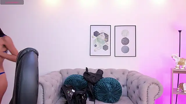 Lynara norien online show from January 8, 2026, 7:31 pm