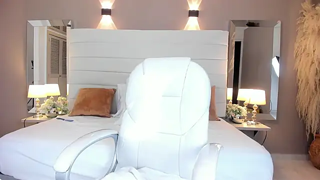 maturexxx  online show from September 23, 2025, 7:43 pm