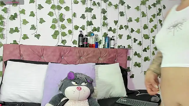 Snapshot of Ayla-marttinez chatting on July 14, 2026, 1:05 am Ayla-marttinez online show from July 14, 2026, 1:05 am