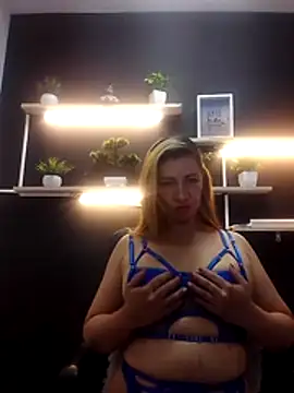 ValeryDuran online show from April 10, 2026, 4:58 pm