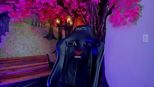 marahanson  online show from January 5, 2026, 5:27 pm