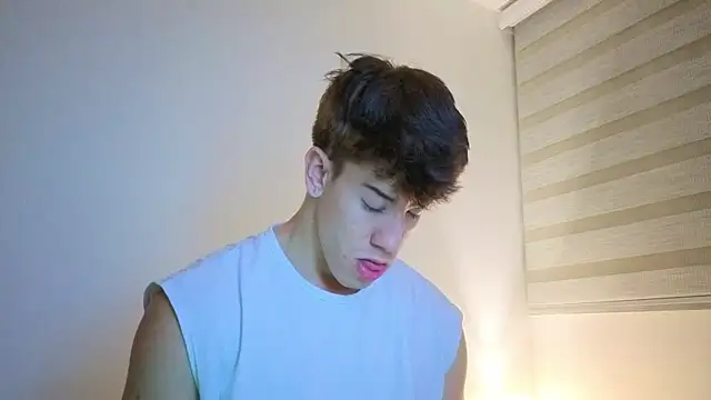 maxxcooper1 online show from December 23, 2025, 6:23 am