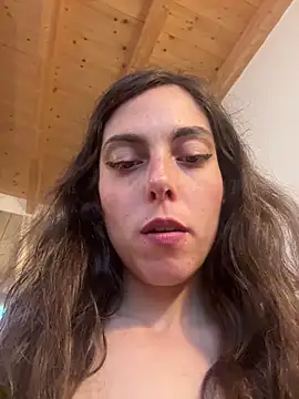 Snapshot of YourSlutQueen chatting on June 22, 2026, 9:06 am YourSlutQueen online show from June 22, 2026, 9:06 am