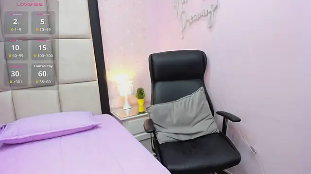 Snapshot of JulietaFerrer_ chatting on December 20, 2025, 11:57 am JulietaFerrer online show from December 20, 2025, 11:57 am