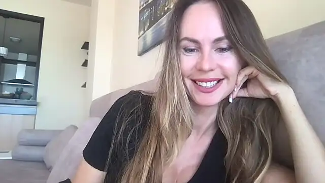 Snapshot of LeMilf chatting on December 22, 2025, 11:43 am LeMilf online show from December 22, 2025, 11:43 am