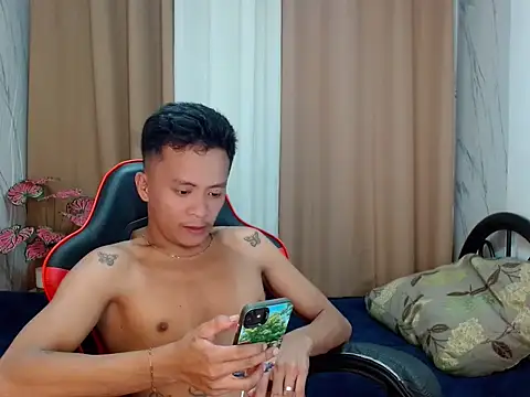 Snapshot of ur_twinkKirk6969 chatting on June 19, 2026, 5:30 pm ur twinkKirk6969 online show from June 19, 2026, 5:30 pm