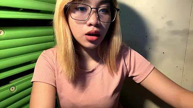 LenoraFrailey online show from January 7, 2026, 5:23 am