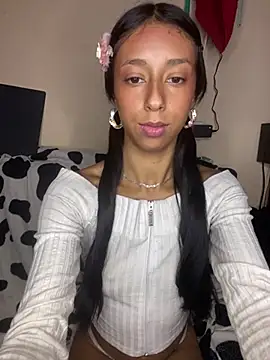 Snapshot of FOXXX_BABY chatting on February 1, 2026, 10:35 am FOXXX BABY online show from February 1, 2026, 10:35 am