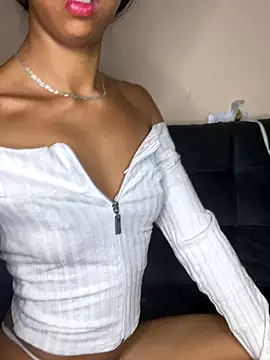 Snapshot of FOXXX_BABY chatting on January 9, 2026, 2:18 am FOXXX BABY online show from January 9, 2026, 2:18 am