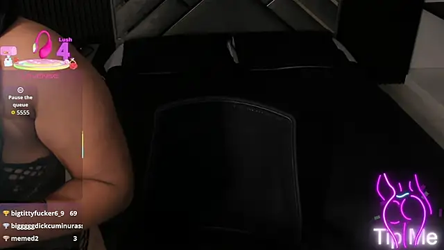 Almaablack online show from December 15, 2025, 8:25 pm