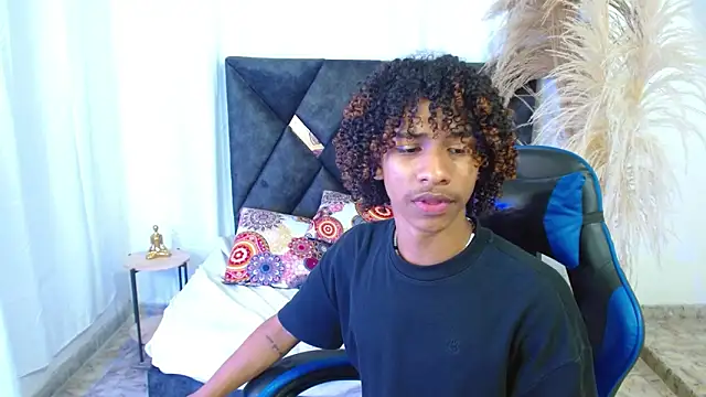 angelll18  online show from February 27, 2026, 9:03 pm