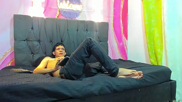 Snapshot of Straight_Guy22 chatting on January 15, 2026, 4:27 am Straight Guy22 online show from January 15, 2026, 4:27 am