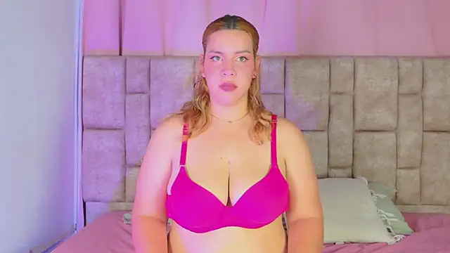 NanyMatrioska online show from April 9, 2026, 7:42 pm