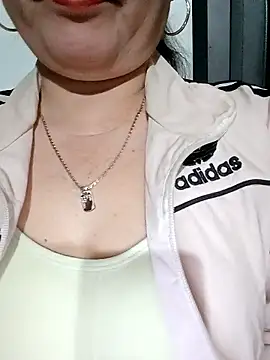 Snapshot of Dianna68 chatting on January 8, 2026, 11:49 am Dianna68 online show from January 8, 2026, 11:49 am