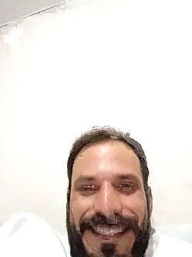 Dionaatanm online show from December 15, 2025, 3:23 am