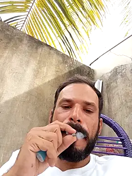 Dionaatanm online show from December 15, 2025, 6:36 pm