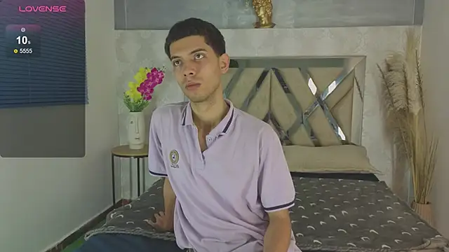 prettyboyy 13 online show from December 21, 2025, 4:03 am