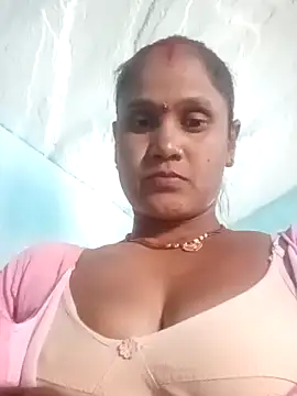 Akanksha soni online show from December 17, 2025, 7:35 am