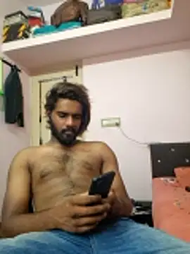 suhxil79 online show from May 3, 2026, 9:47 am