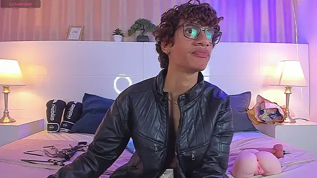 Snapshot of Will_Turneer chatting on February 13, 2026, 4:12 am Will Turneer online show from February 13, 2026, 4:12 am