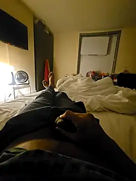 Gnax1 online show from December 18, 2025, 4:44 pm