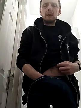 CrookedBunk3527 online show from April 8, 2026, 4:03 am