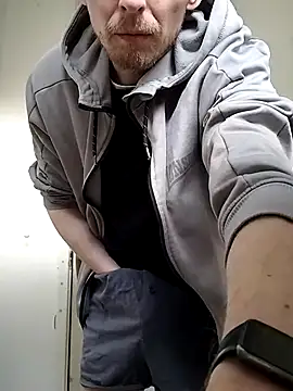 CrookedBunk3527 online show from April 5, 2026, 5:19 pm