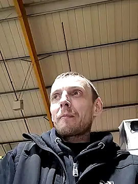 Snapshot of CrookedBunk3527 chatting on January 7, 2026, 4:12 pm CrookedBunk3527 online show from January 7, 2026, 4:12 pm