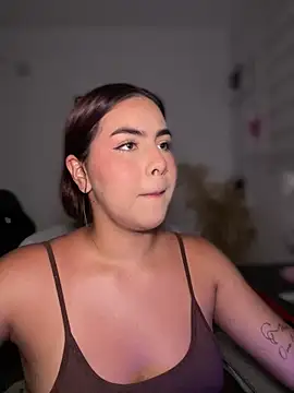 Zarahs Blare1 online show from May 13, 2026, 1:45 am