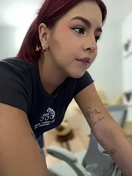 Zarahs Blare1 online show from January 6, 2026, 11:20 pm