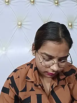 Snapshot of Himani_0122 chatting on August 2, 2026, 2:32 am Himani 0122 online show from August 2, 2026, 2:32 am