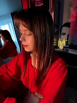 Moonliiine online show from December 22, 2025, 5:29 am