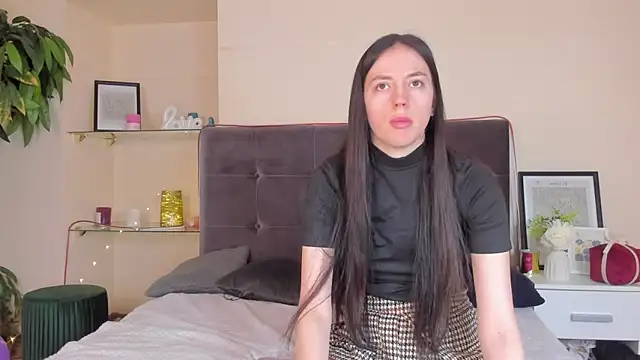 Snapshot of AdrianaCult chatting on February 25, 2026, 6:24 am AdrianaCult online show from February 25, 2026, 6:24 am