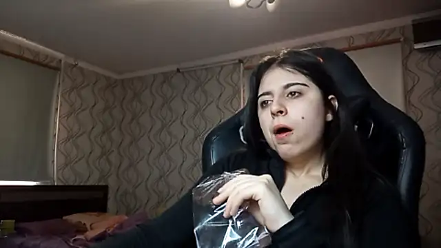 WaltraudPattie online show from February 11, 2026, 12:32 am