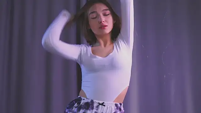 Leyla crsh online show from March 14, 2026, 5:02 am