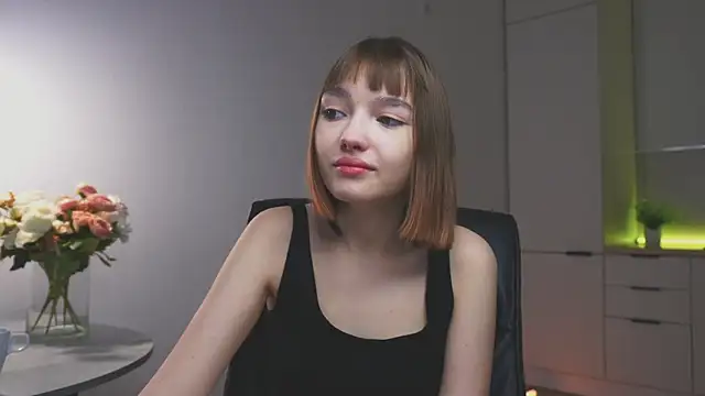 Leyla crsh online show from April 17, 2026, 5:32 am