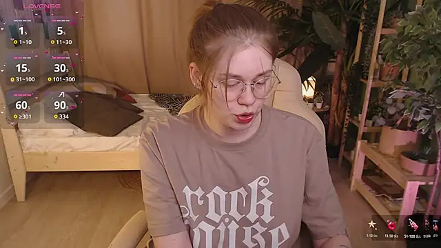 Snapshot of Alison_Doody chatting on February 19, 2026, 7:49 am Alison Doody online show from February 19, 2026, 7:49 am