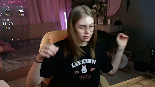 Snapshot of Alison_Doody chatting on March 1, 2026, 7:41 am Alison Doody online show from March 1, 2026, 7:41 am