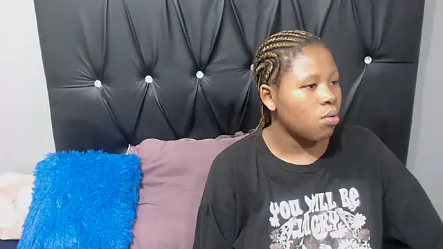 TemptingCloeXx online show from March 11, 2026, 6:35 pm