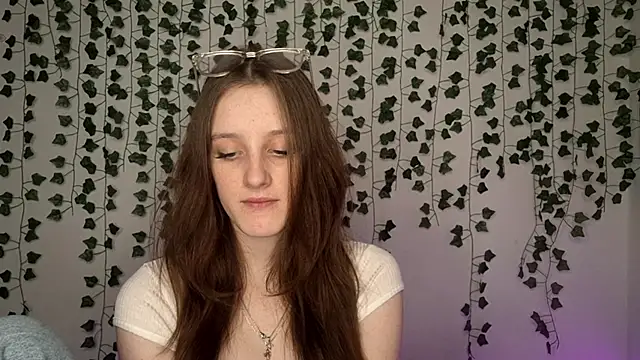 Snapshot of LisaBoddy chatting on February 25, 2026, 12:05 pm LisaBoddy online show from February 25, 2026, 12:05 pm