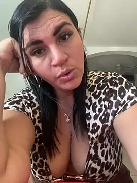 sophie-honey online show from February 27, 2026, 2:39 pm