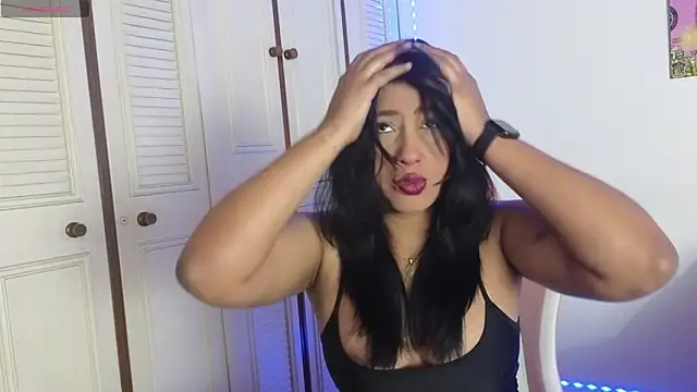 Snapshot of Valery__lovex chatting on February 16, 2026, 8:46 am Valery lovex online show from February 16, 2026, 8:46 am