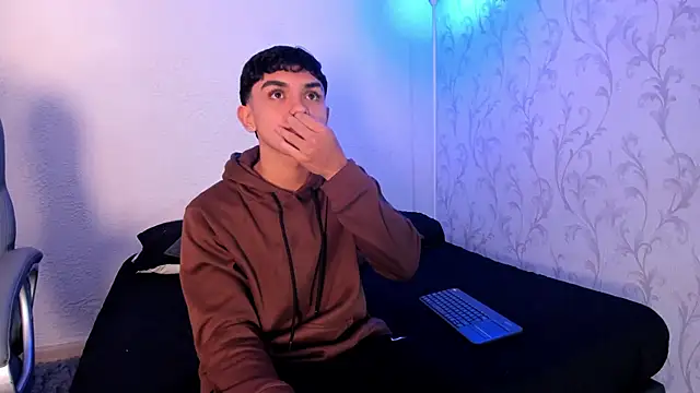  TaylorBlack online show from December 20, 2025, 11:35 am