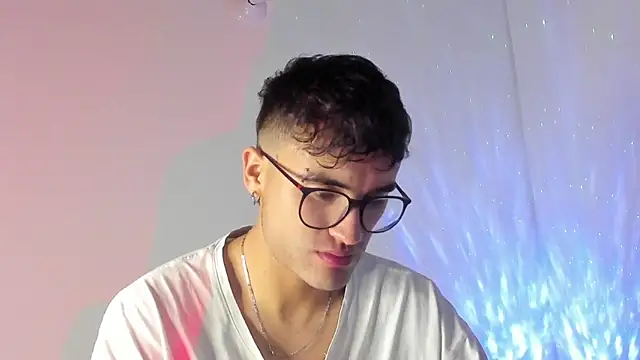 Snapshot of charlie_dicker chatting on February 14, 2026, 11:38 pm charlie dicker online show from February 14, 2026, 11:38 pm